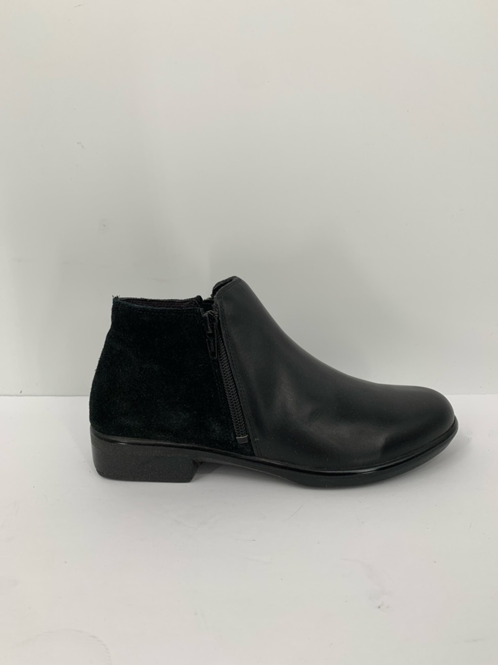 NAOT Helm ankle boot bootie shootie shoe black leather comfort zipper new 36 5